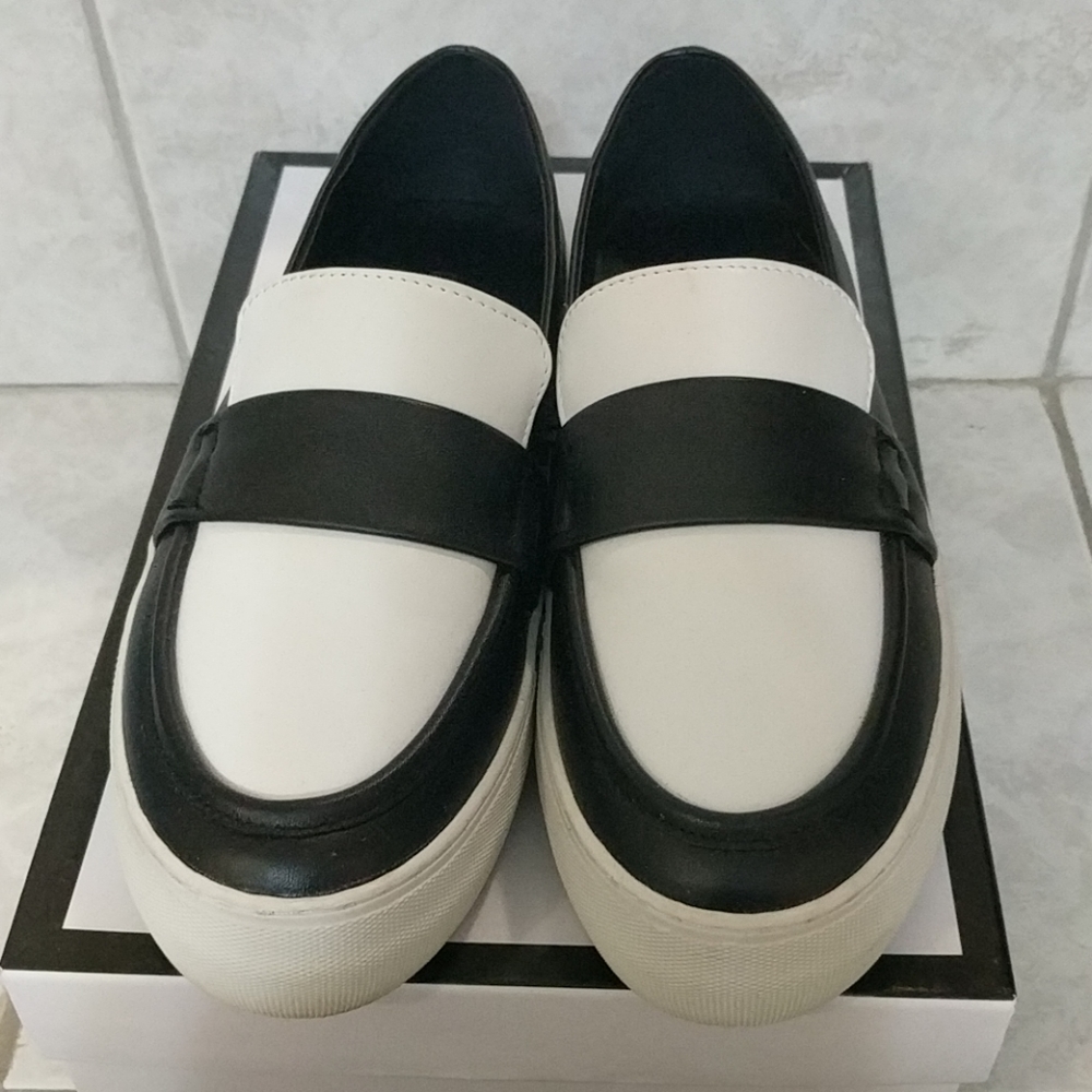 🛍 Nine West Sneakers